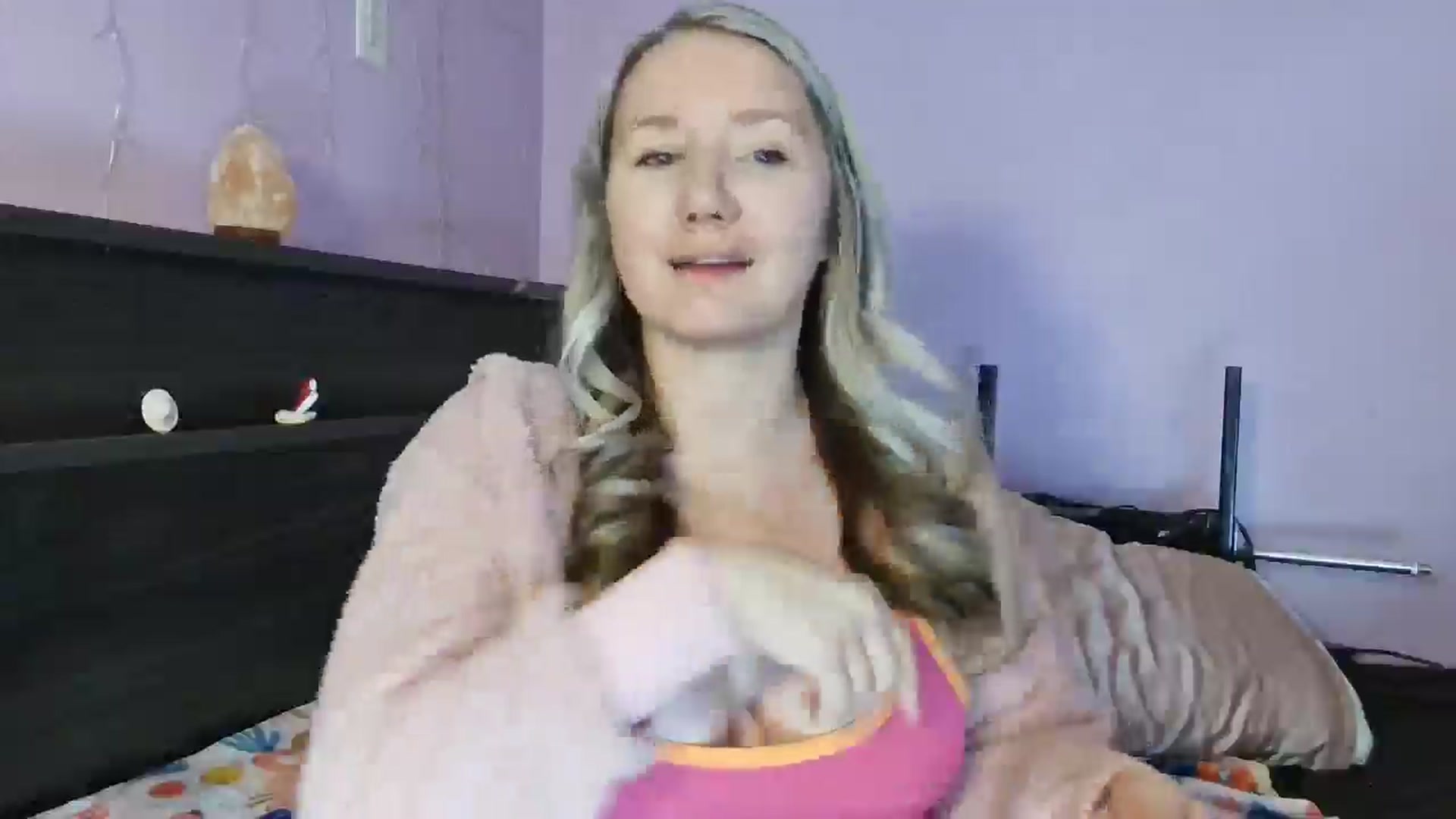 Gallery image thumbnail from EmmaHaze's myfreecams stream on, 02/20/2025, 02:29 image 10 of 20