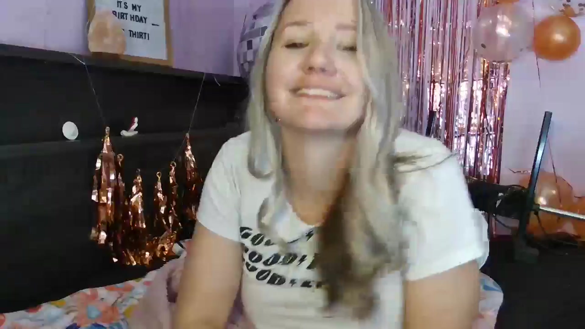 Gallery image thumbnail from EmmaHaze's myfreecams stream on, 02/21/2025, 07:00 image 19 of 20