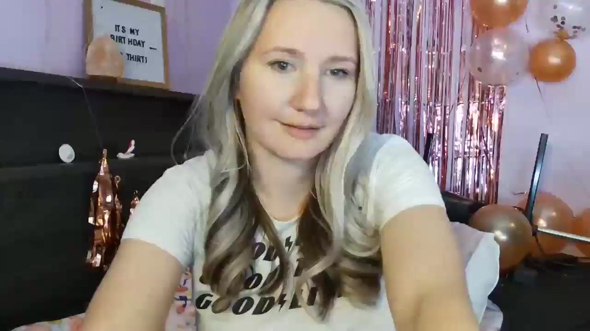 Gallery image thumbnail from EmmaHaze's myfreecams stream on, 02/21/2025, 07:00 image 4 of 20