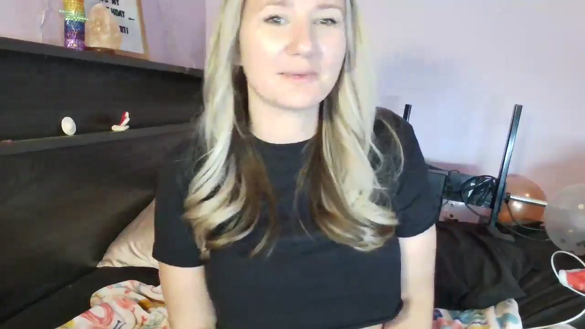 Gallery image thumbnail from EmmaHaze's myfreecams stream on, 02/24/2025, 04:31 image 17 of 20