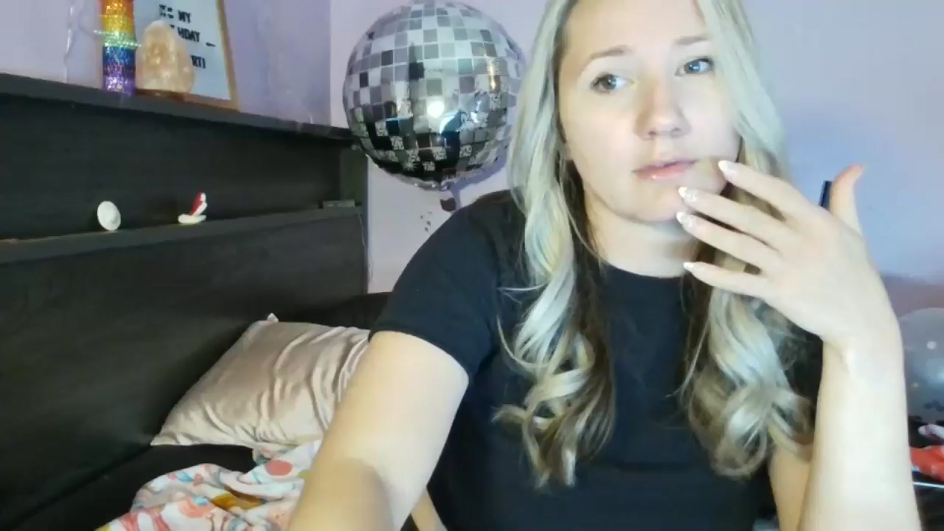 Gallery image thumbnail from EmmaHaze's myfreecams stream on, 02/24/2025, 04:31 image 2 of 20