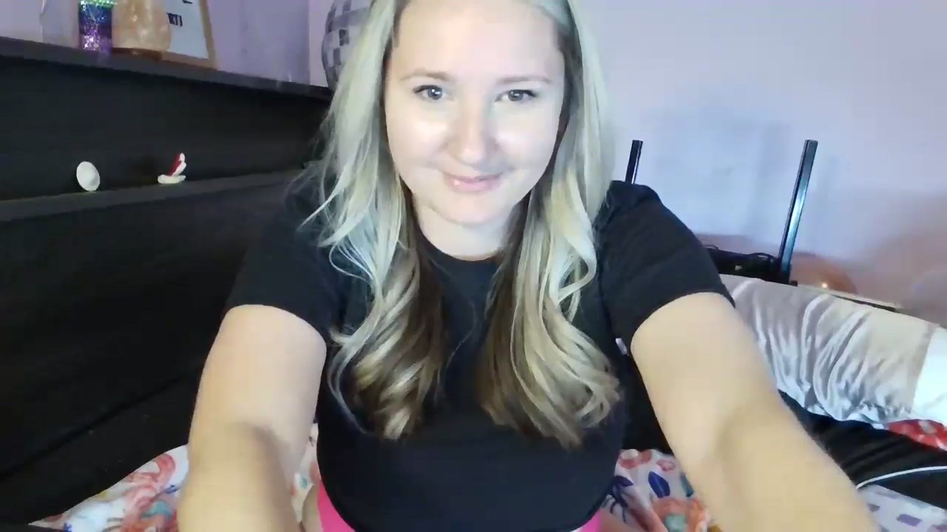 Gallery image thumbnail from EmmaHaze's myfreecams stream on, 02/24/2025, 05:41 image 4 of 20