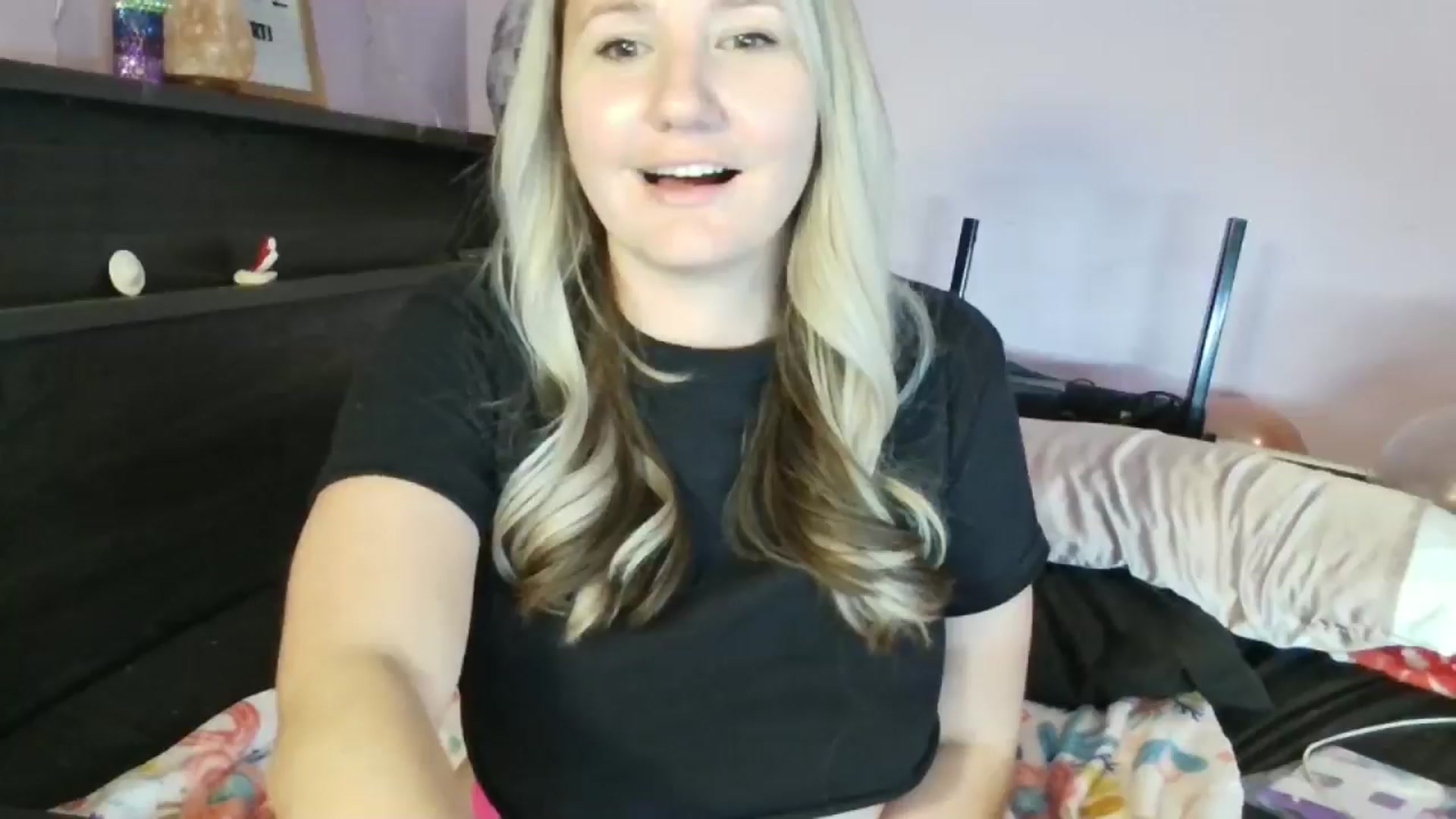 Gallery image thumbnail from EmmaHaze's myfreecams stream on, 02/24/2025, 05:41 image 6 of 20