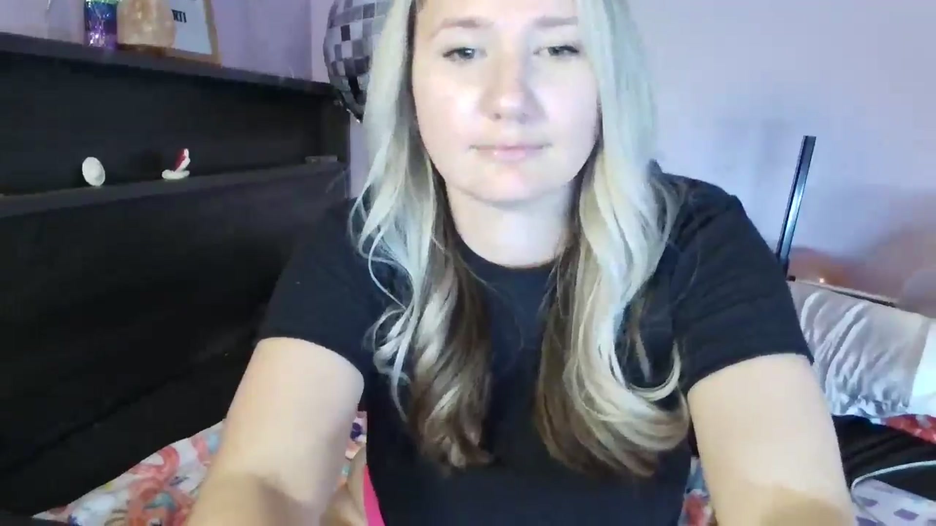 Gallery image thumbnail from EmmaHaze's myfreecams stream on, 02/24/2025, 05:41 image 3 of 20