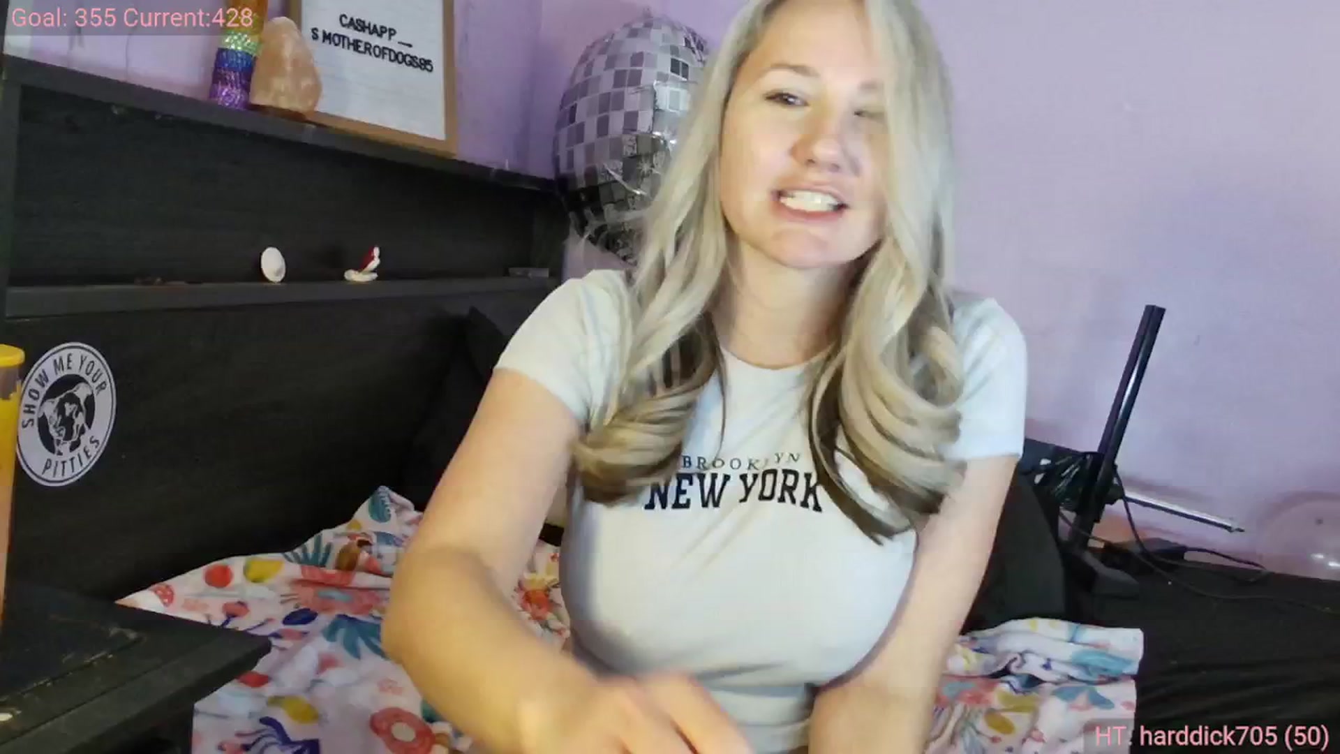 Gallery image thumbnail from EmmaHaze's myfreecams stream on, 02/25/2025, 05:15 image 18 of 20