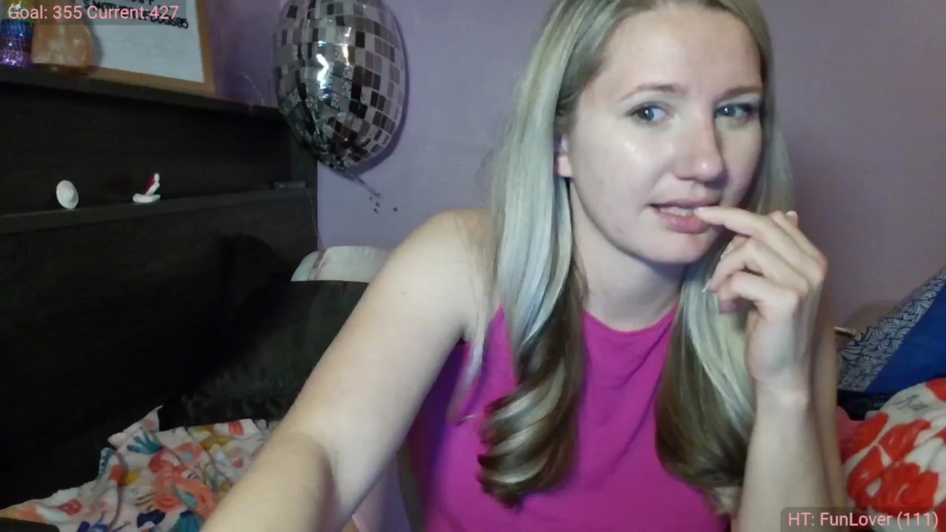 Gallery image thumbnail from EmmaHaze's myfreecams stream on, 02/26/2025, 05:14 image 1 of 20