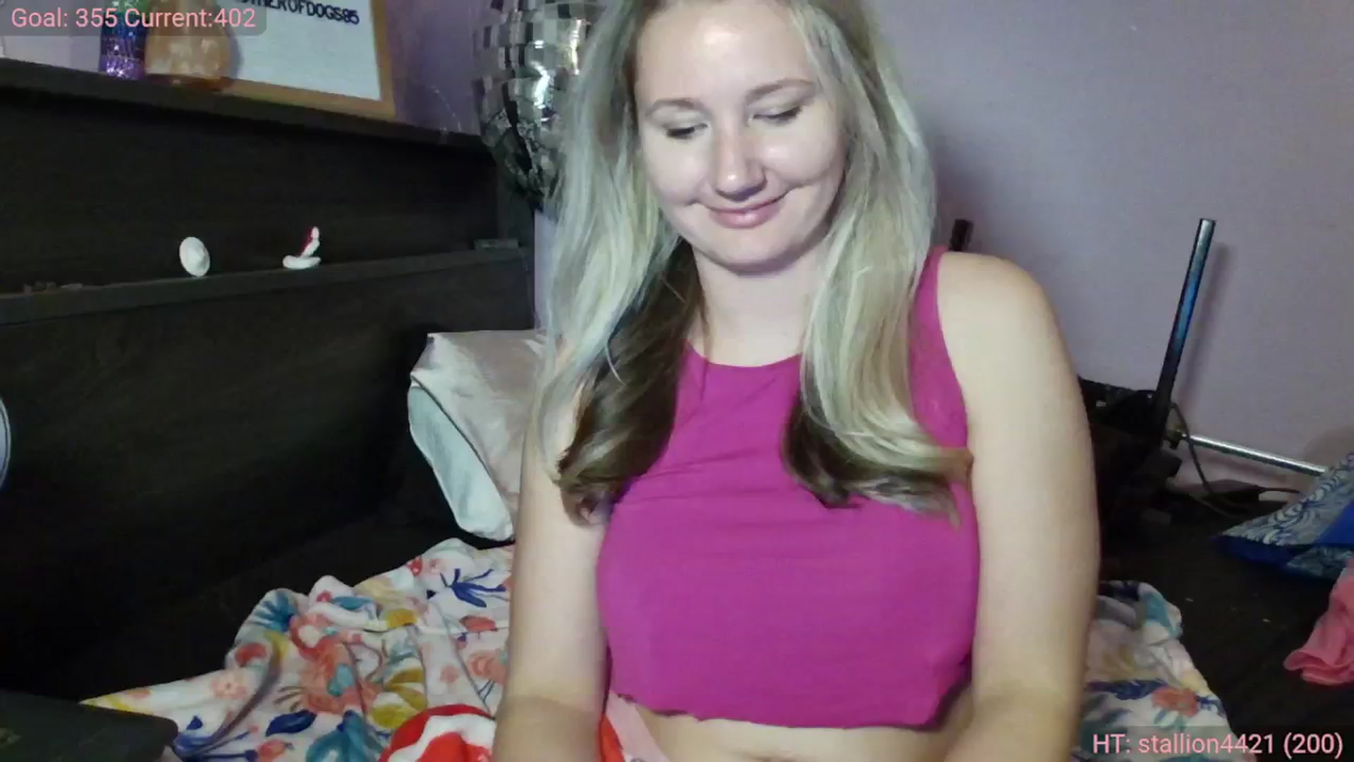 Gallery image thumbnail from EmmaHaze's myfreecams stream on, 02/26/2025, 06:32 image 18 of 20