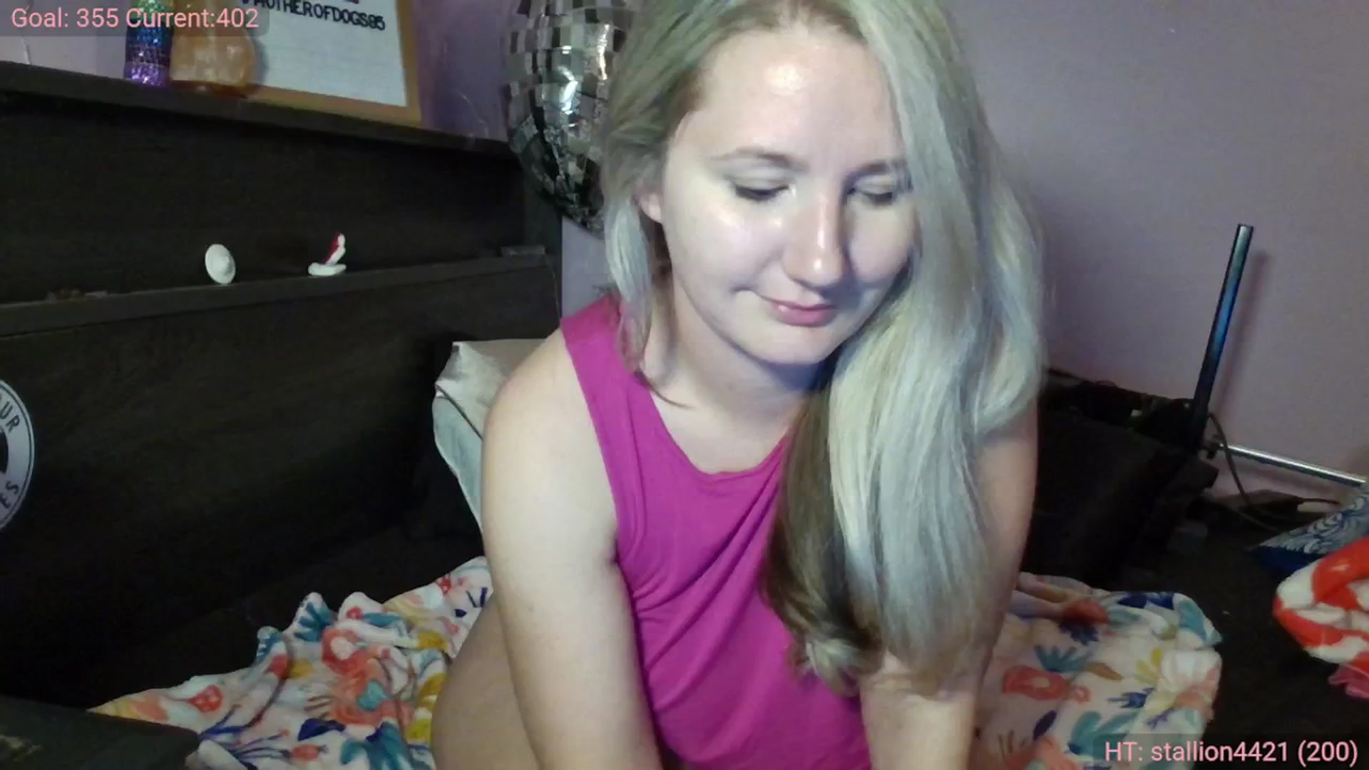 Gallery image thumbnail from EmmaHaze's myfreecams stream on, 02/26/2025, 06:32 image 12 of 20