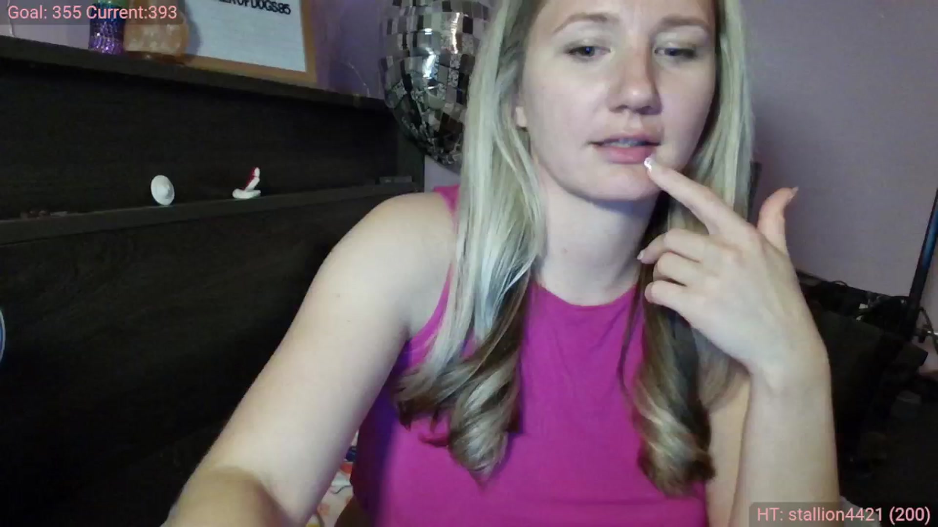 Gallery image thumbnail from EmmaHaze's myfreecams stream on, 02/26/2025, 07:00 image 16 of 20
