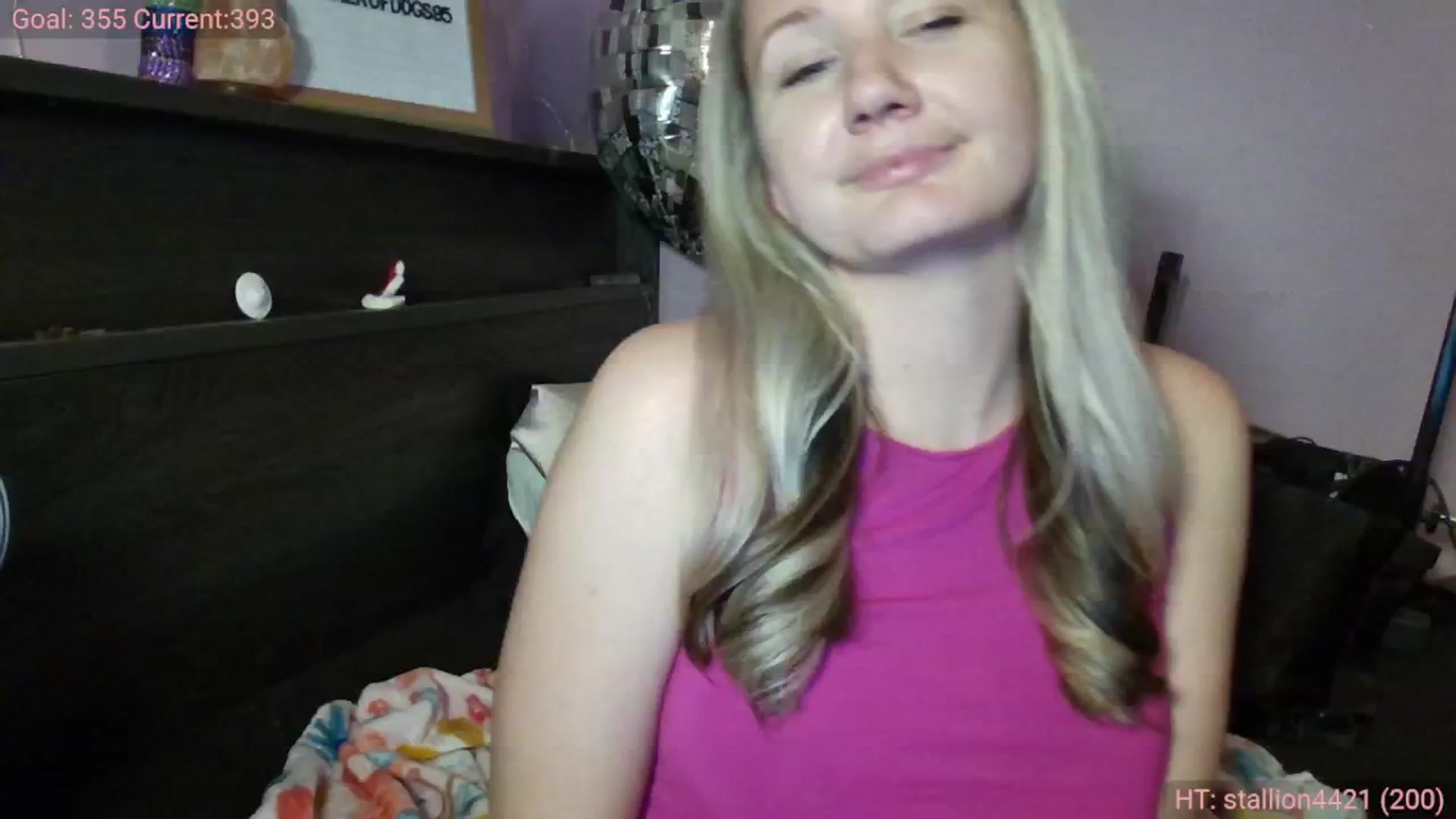 Gallery image thumbnail from EmmaHaze's myfreecams stream on, 02/26/2025, 07:00 image 18 of 20