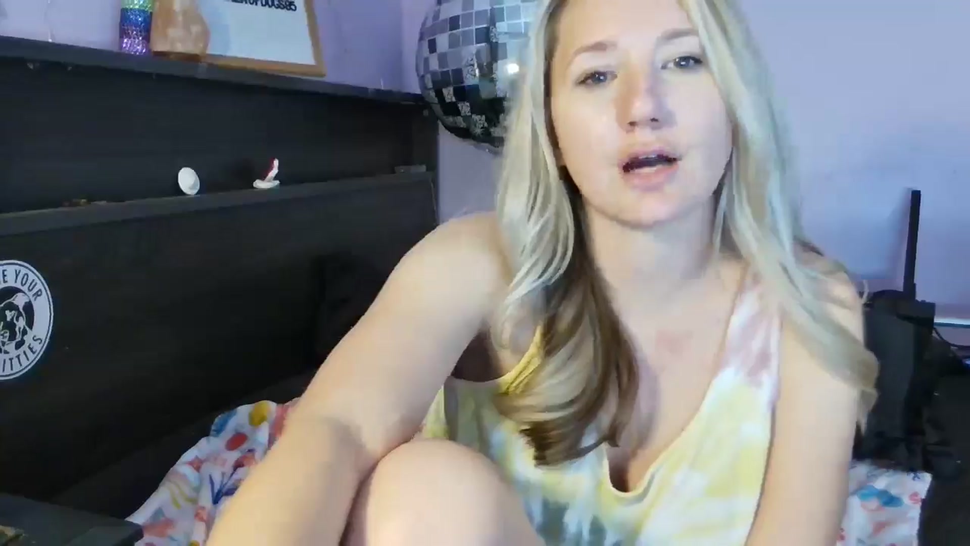 Gallery image thumbnail from EmmaHaze's myfreecams stream on, 02/28/2025, 07:14 image 18 of 20