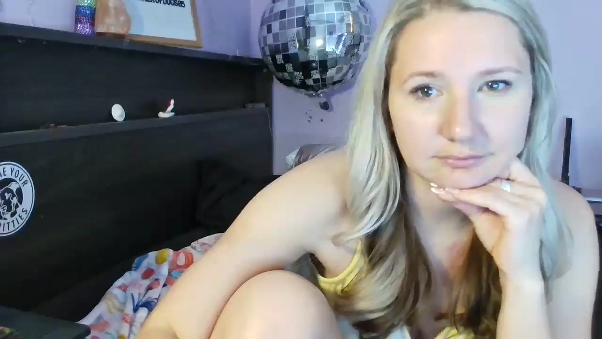 Gallery image thumbnail from EmmaHaze's myfreecams stream on, 02/28/2025, 07:14 image 13 of 20