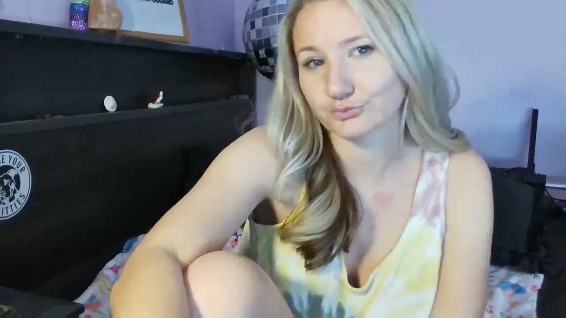 Gallery image thumbnail from EmmaHaze's myfreecams stream on, 02/28/2025, 07:14 image 17 of 20