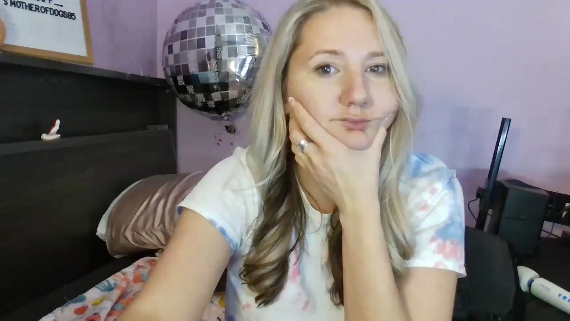 Gallery image thumbnail from EmmaHaze's myfreecams stream on, 02/28/2025, 07:59 image 6 of 20