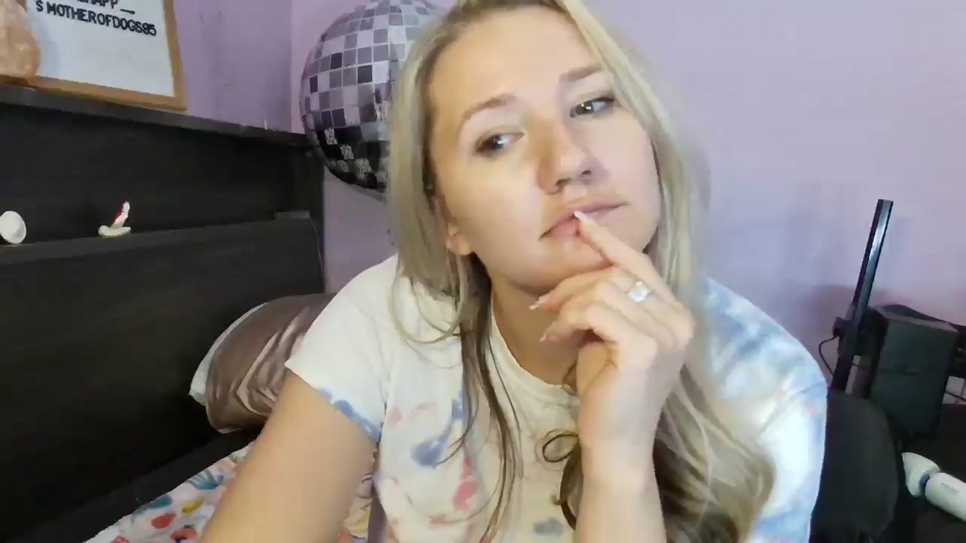 Gallery image thumbnail from EmmaHaze's myfreecams stream on, 02/28/2025, 07:59 image 15 of 20