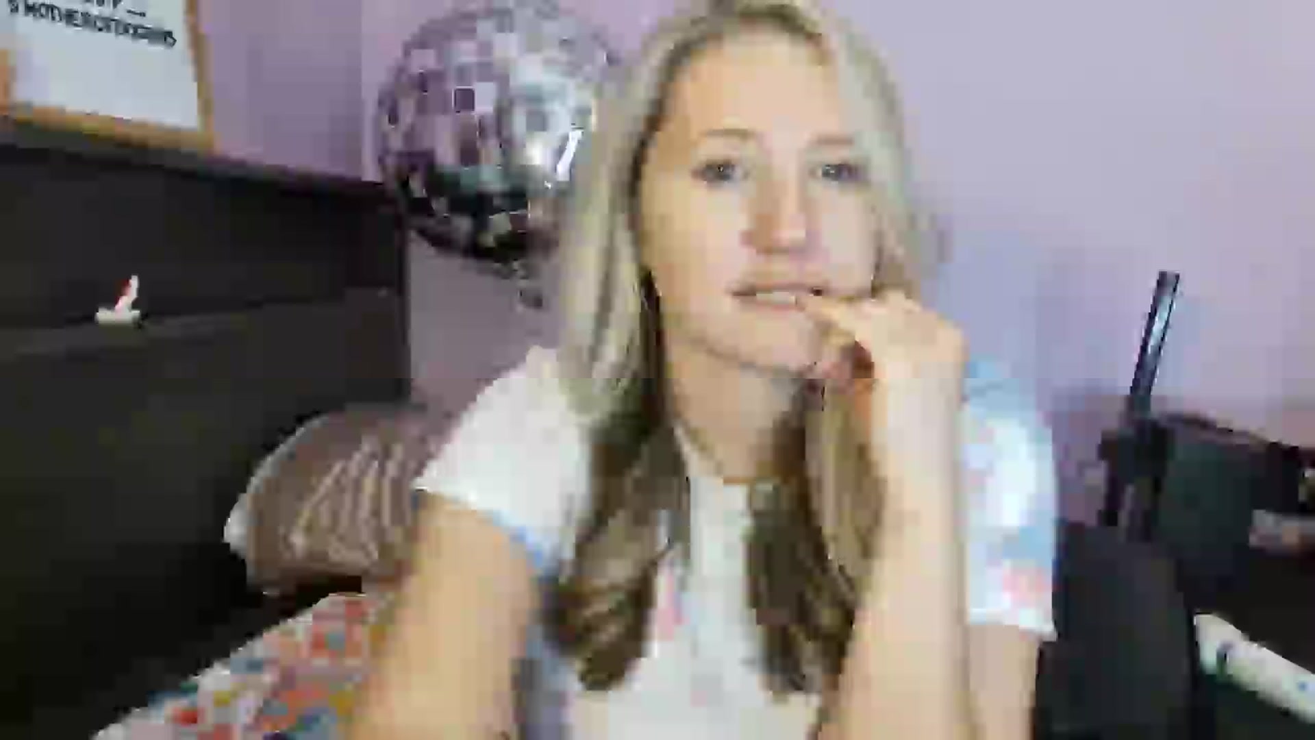 Gallery image thumbnail from EmmaHaze's myfreecams stream on, 02/28/2025, 07:59 image 5 of 20