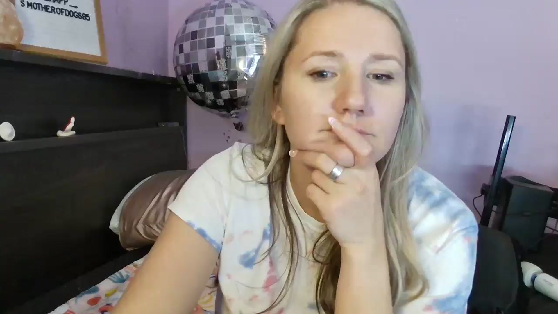 Gallery image thumbnail from EmmaHaze's myfreecams stream on, 02/28/2025, 07:59 image 14 of 20