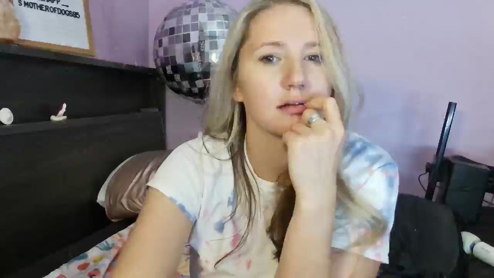 Gallery image thumbnail from EmmaHaze's myfreecams stream on, 02/28/2025, 07:59 image 20 of 20