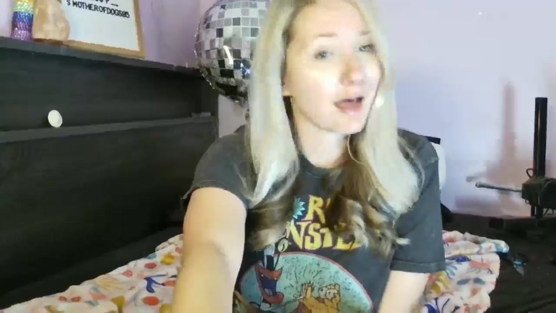 Gallery image thumbnail from EmmaHaze's myfreecams stream on, 03/04/2025, 05:46 image 18 of 20