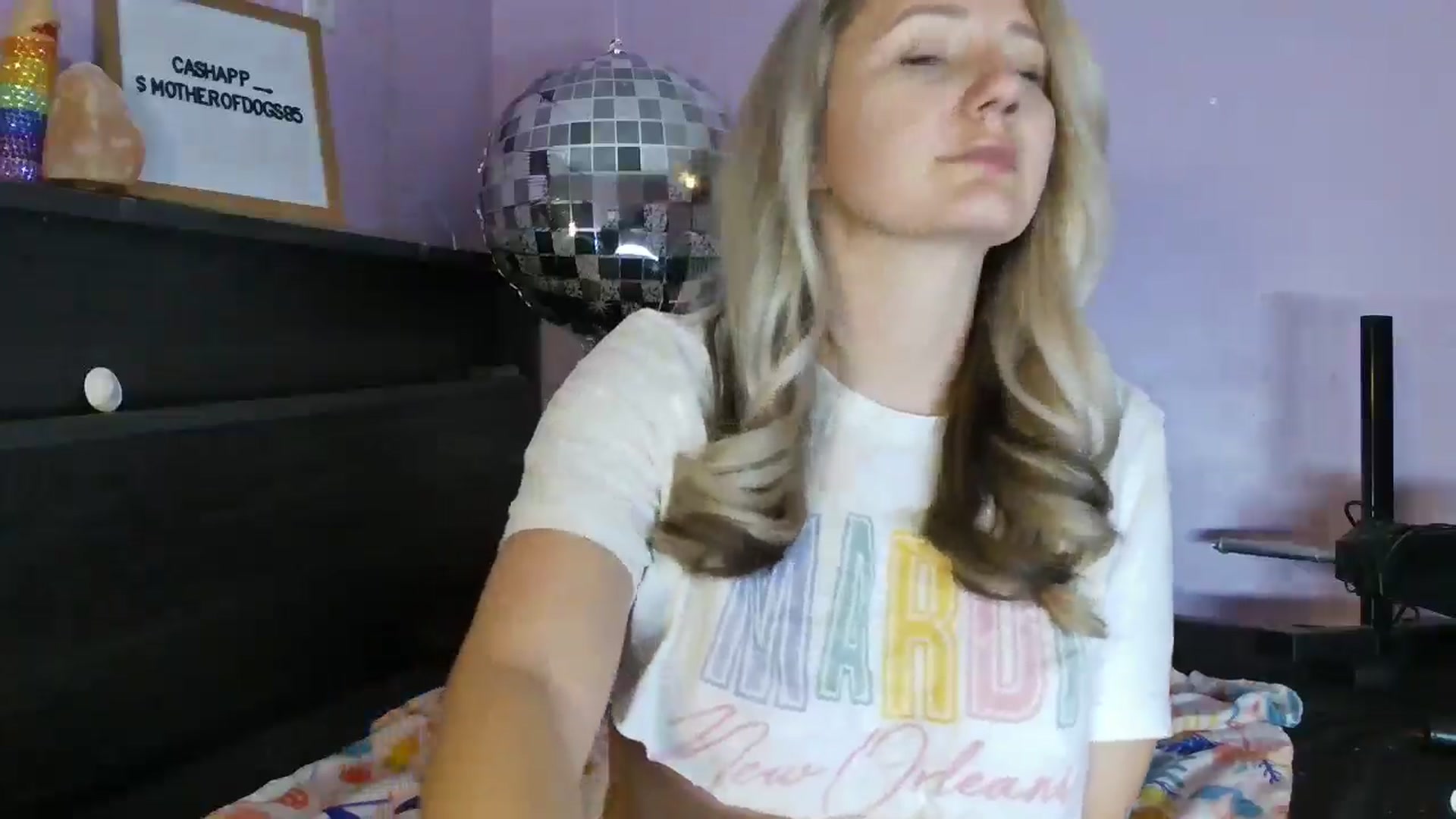 Gallery image thumbnail from EmmaHaze's myfreecams stream on, 03/05/2025, 05:24 image 3 of 20