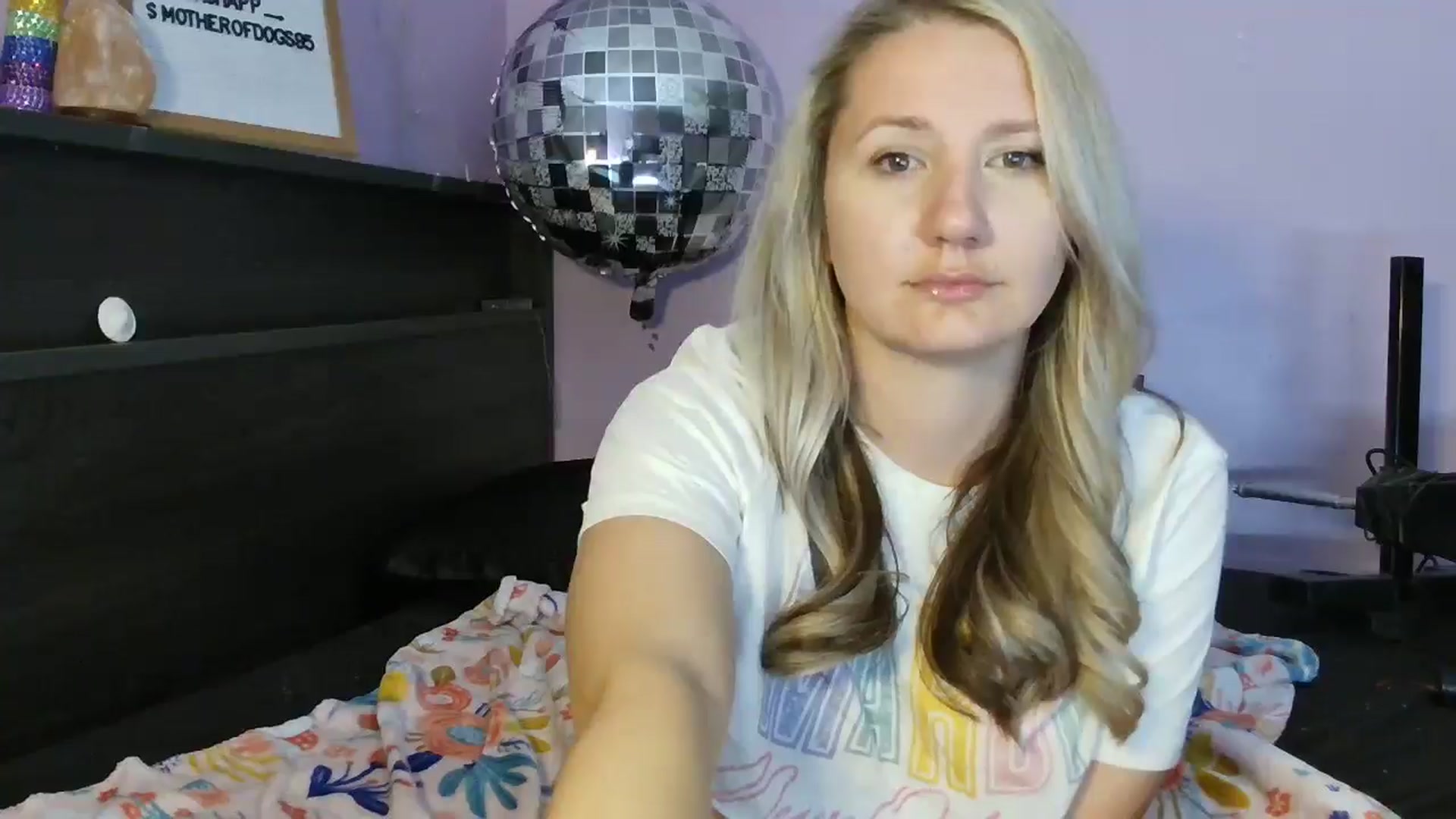 Gallery image thumbnail from EmmaHaze's myfreecams stream on, 03/05/2025, 05:54 image 8 of 20