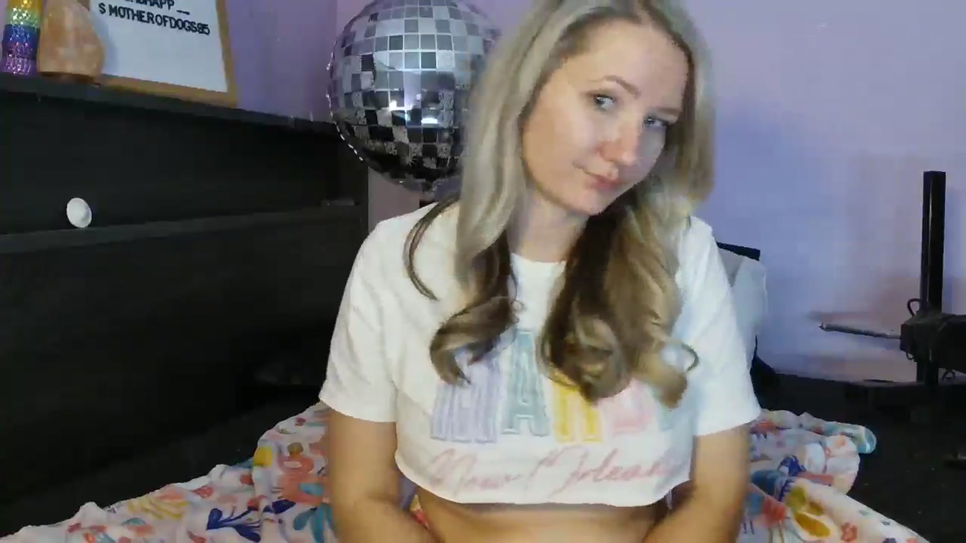 Gallery image thumbnail from EmmaHaze's myfreecams stream on, 03/05/2025, 05:54 image 6 of 20