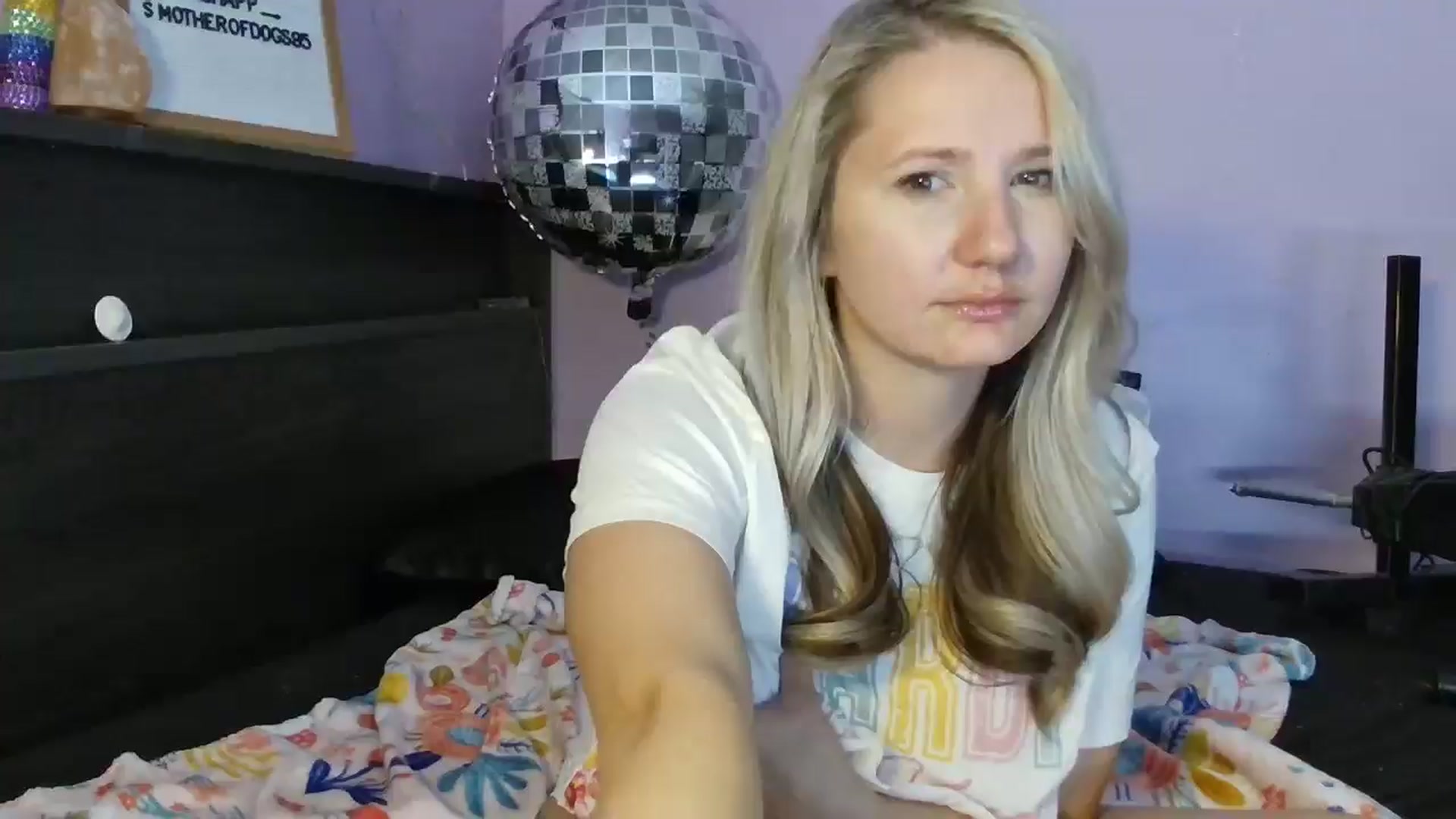 Gallery image thumbnail from EmmaHaze's myfreecams stream on, 03/05/2025, 05:54 image 1 of 20