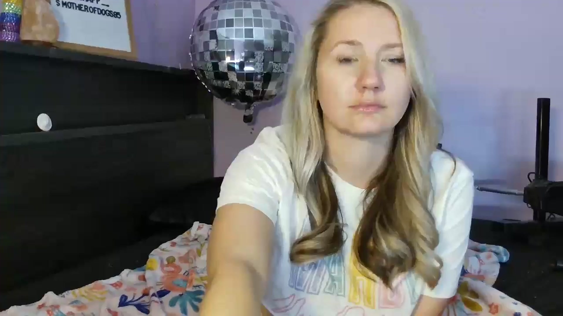 Gallery image thumbnail from EmmaHaze's myfreecams stream on, 03/05/2025, 05:54 image 9 of 20