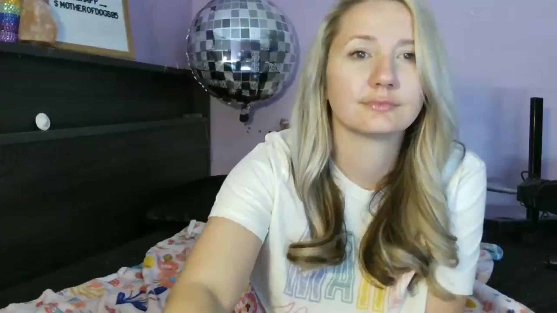 Gallery image thumbnail from EmmaHaze's myfreecams stream on, 03/05/2025, 05:54 image 11 of 20