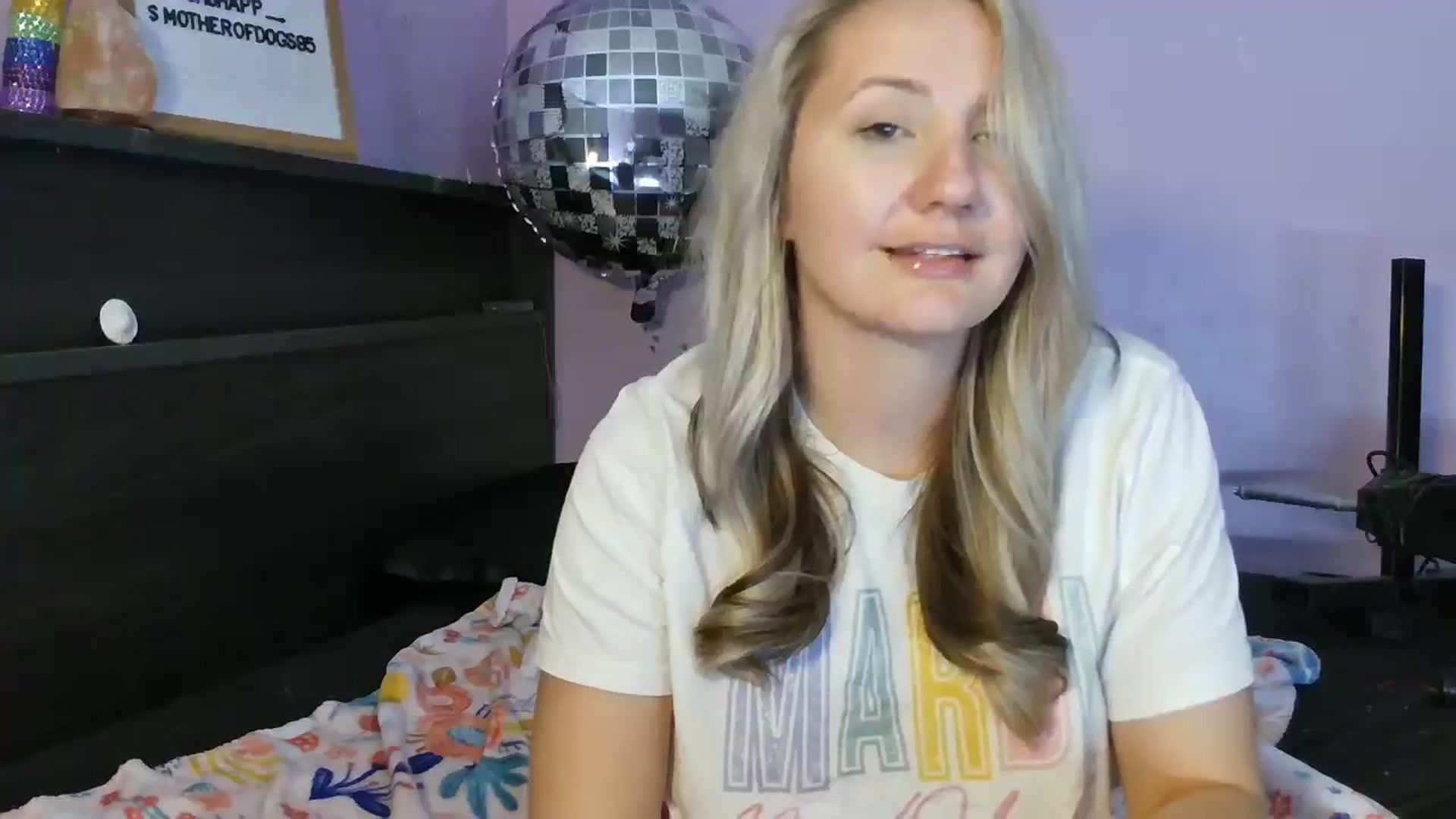Gallery image thumbnail from EmmaHaze's myfreecams stream on, 03/05/2025, 05:54 image 15 of 20