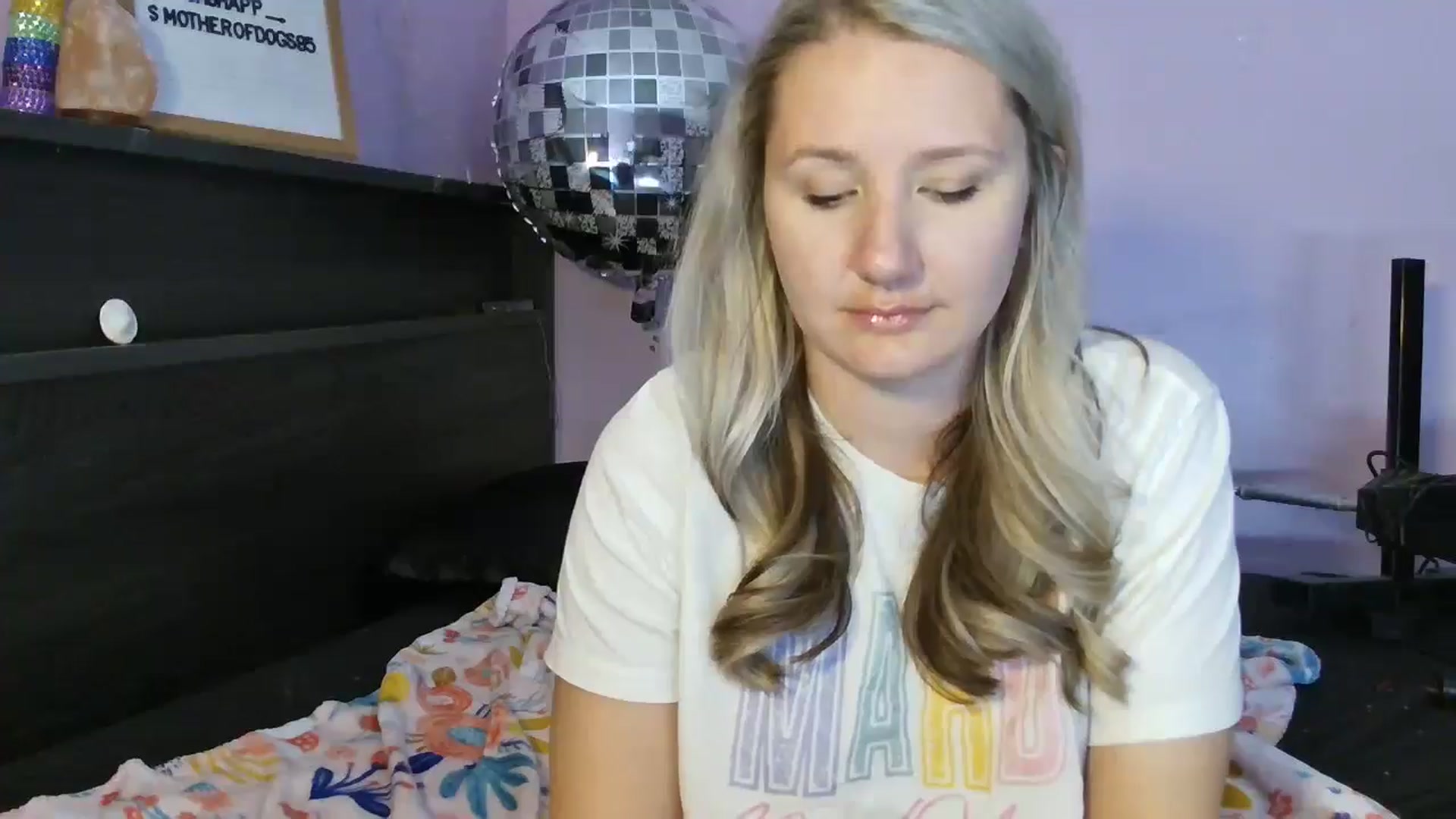 Gallery image thumbnail from EmmaHaze's myfreecams stream on, 03/05/2025, 05:54 image 14 of 20