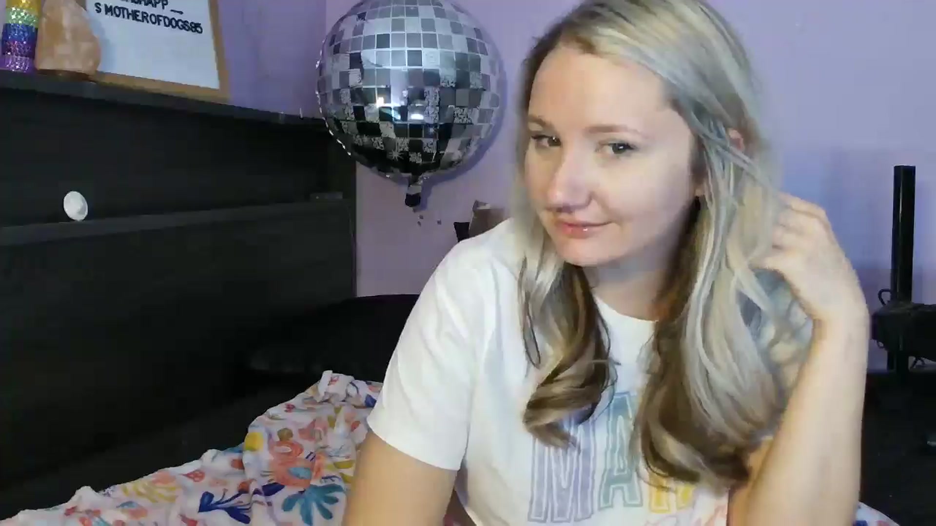 Gallery image thumbnail from EmmaHaze's myfreecams stream on, 03/05/2025, 05:54 image 3 of 20
