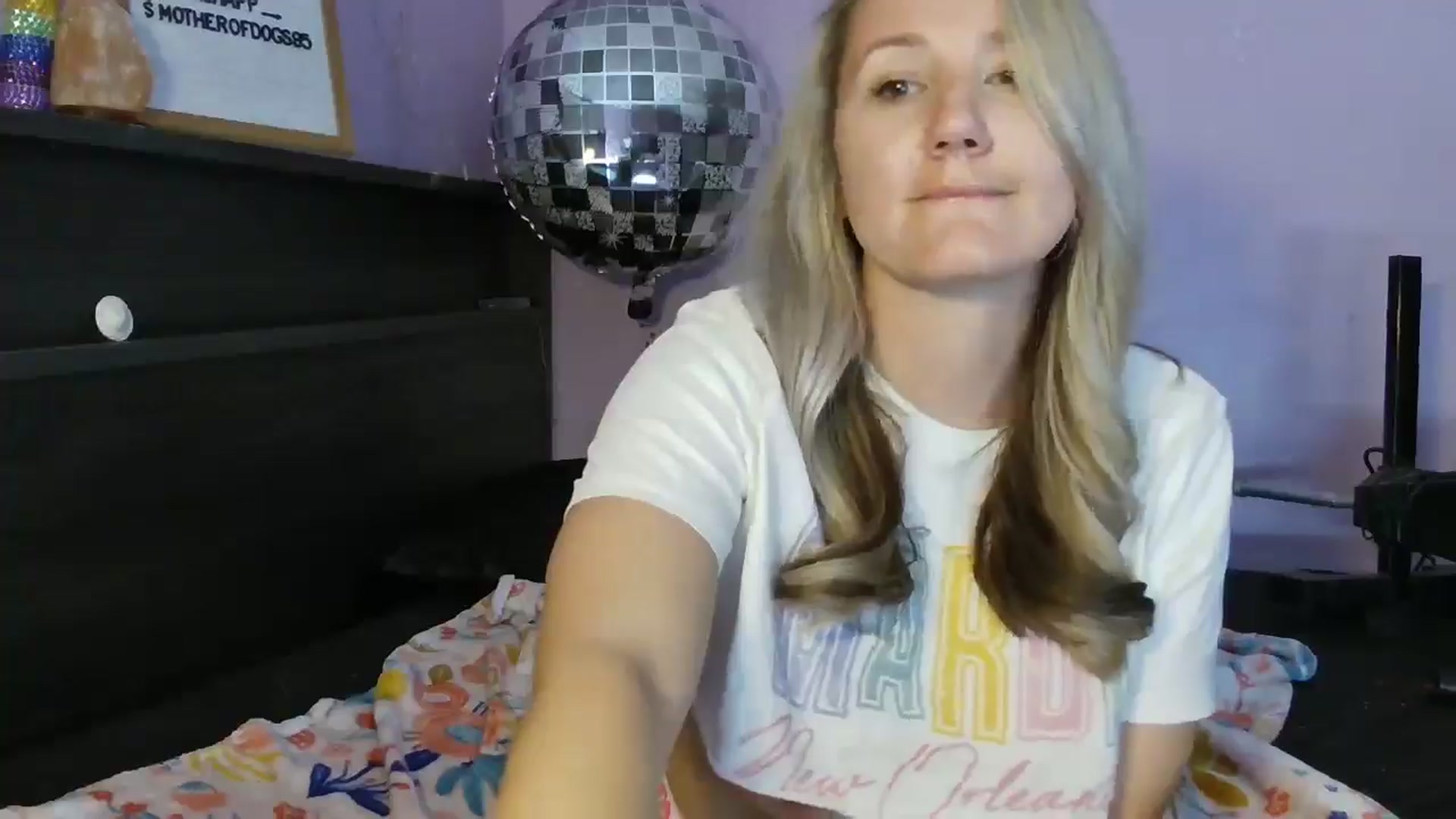 Gallery image thumbnail from EmmaHaze's myfreecams stream on, 03/05/2025, 05:54 image 16 of 20