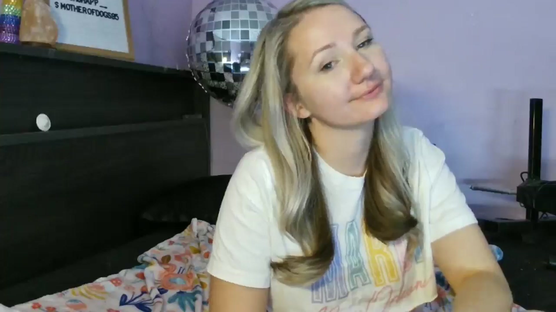 Gallery image thumbnail from EmmaHaze's myfreecams stream on, 03/05/2025, 06:32 image 16 of 20