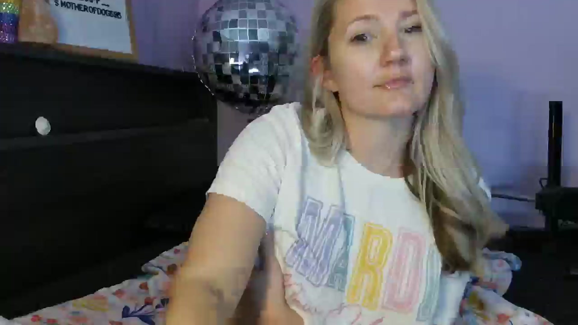 Gallery image thumbnail from EmmaHaze's myfreecams stream on, 03/05/2025, 06:32 image 13 of 20