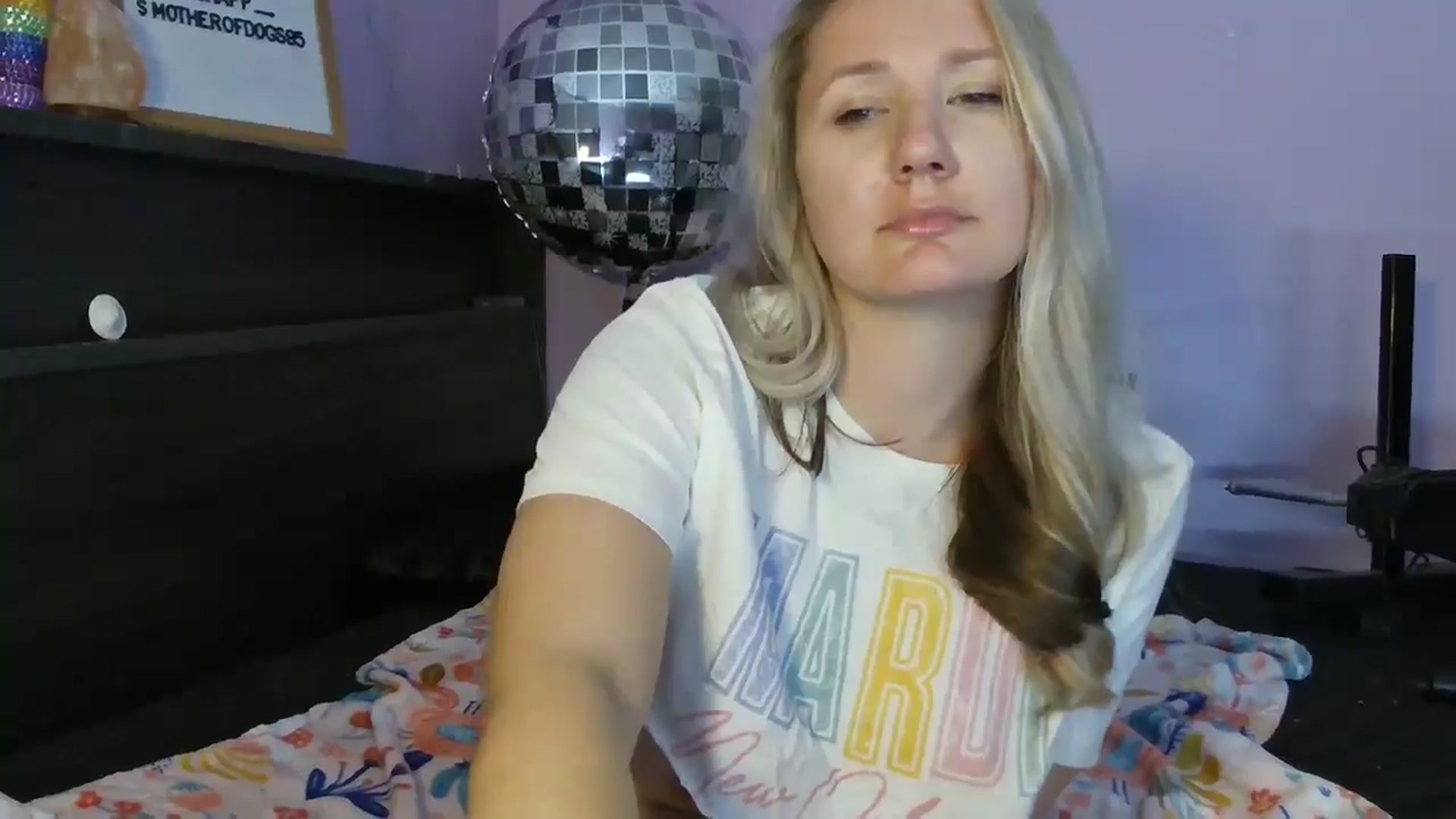 Gallery image thumbnail from EmmaHaze's myfreecams stream on, 03/05/2025, 06:32 image 9 of 20