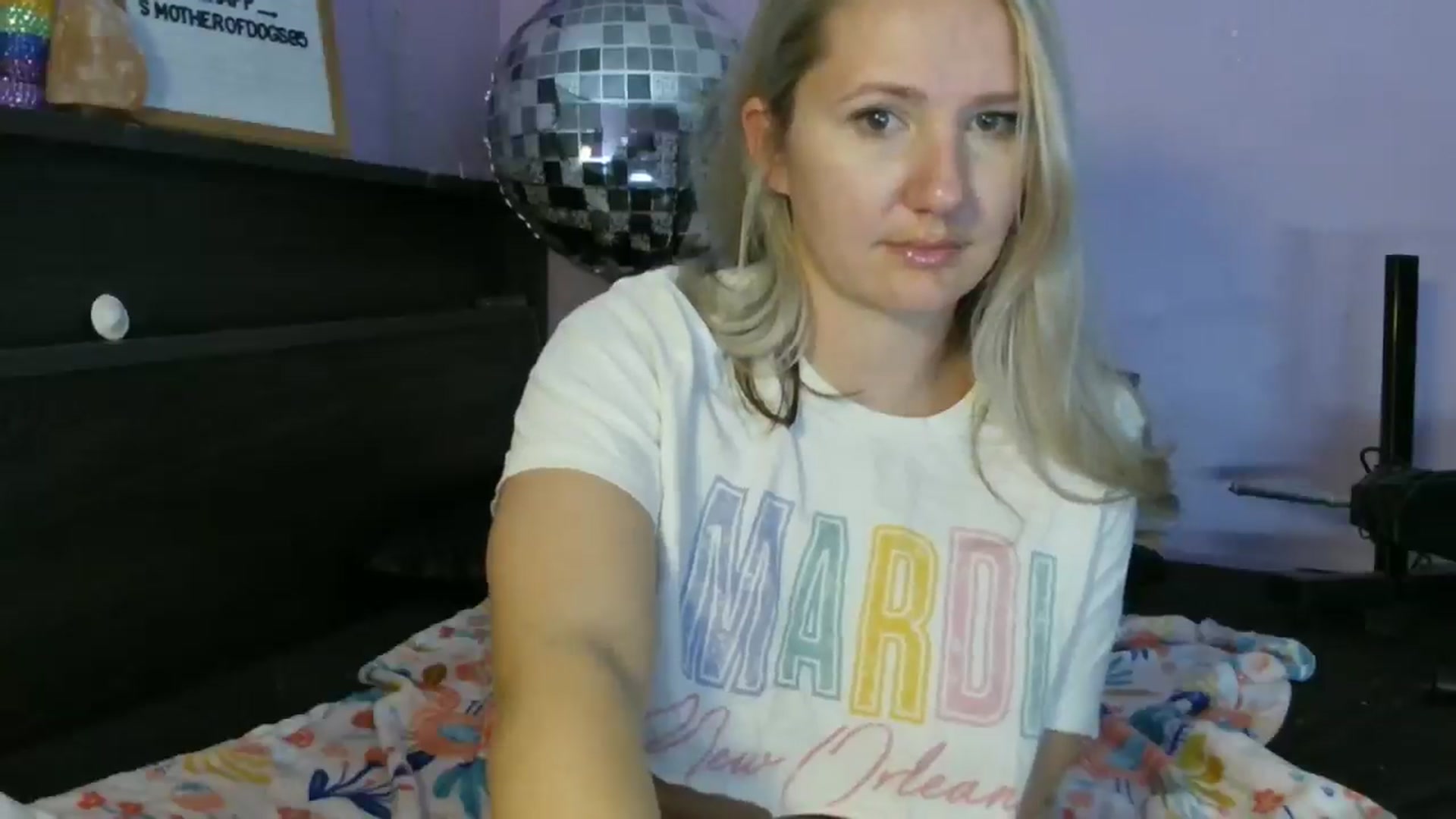 Gallery image thumbnail from EmmaHaze's myfreecams stream on, 03/05/2025, 06:32 image 10 of 20