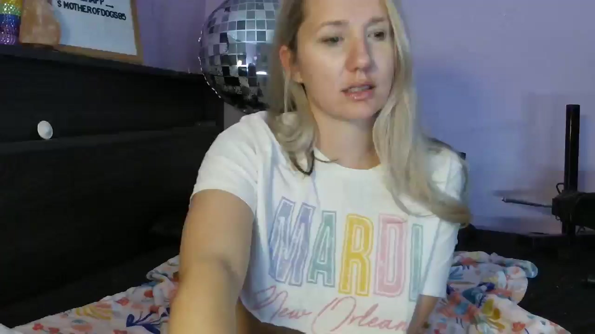 Gallery image thumbnail from EmmaHaze's myfreecams stream on, 03/05/2025, 06:32 image 11 of 20