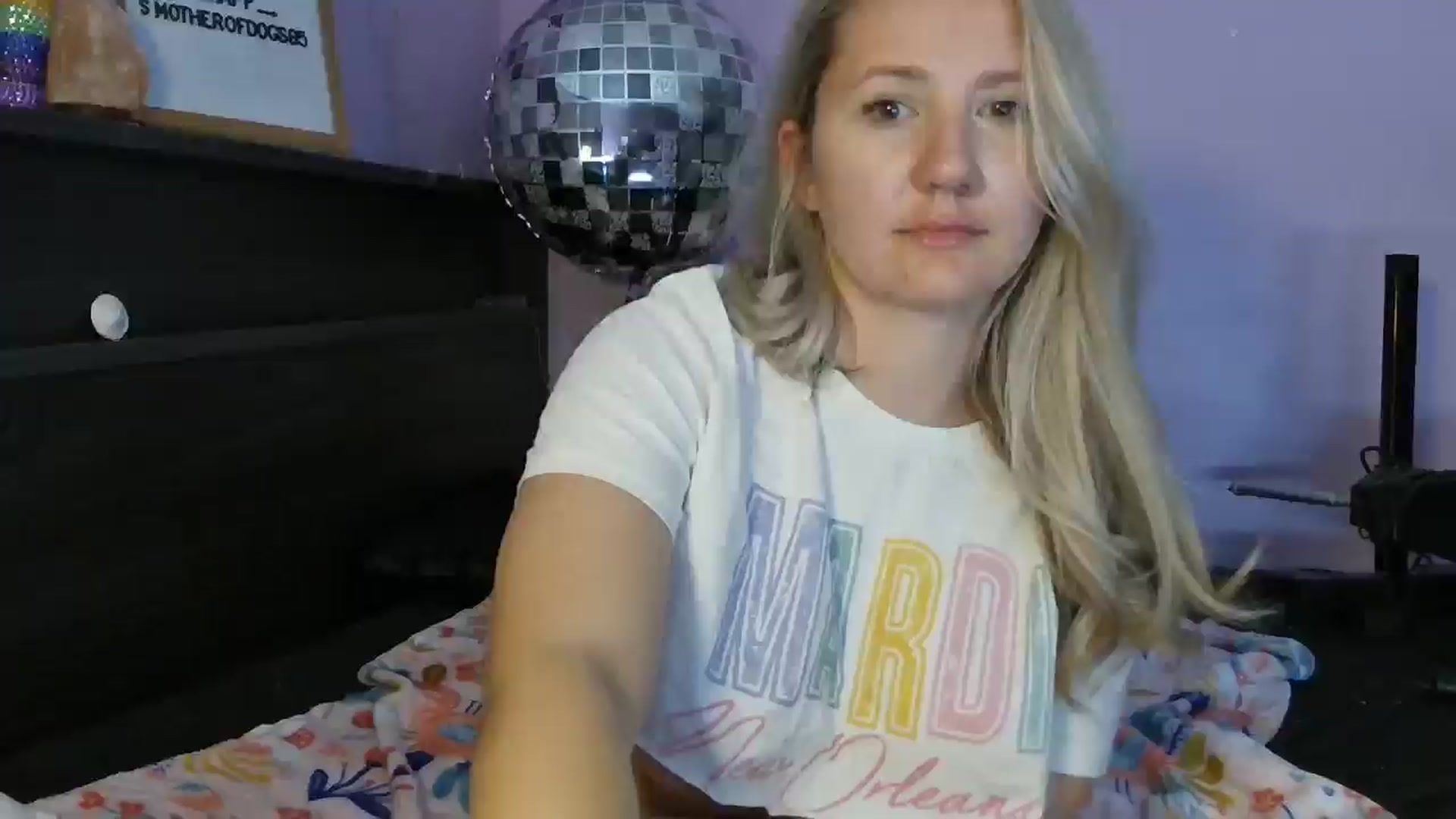 Gallery image thumbnail from EmmaHaze's myfreecams stream on, 03/05/2025, 06:32 image 12 of 20