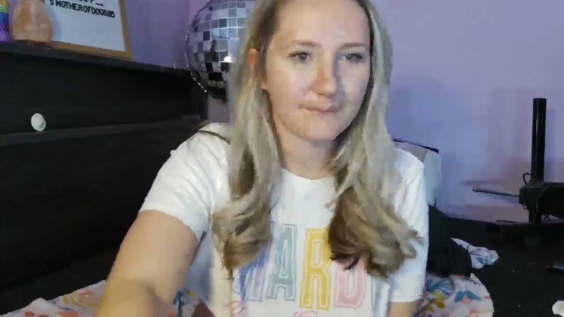 Gallery image thumbnail from EmmaHaze's myfreecams stream on, 03/05/2025, 07:25 image 13 of 20