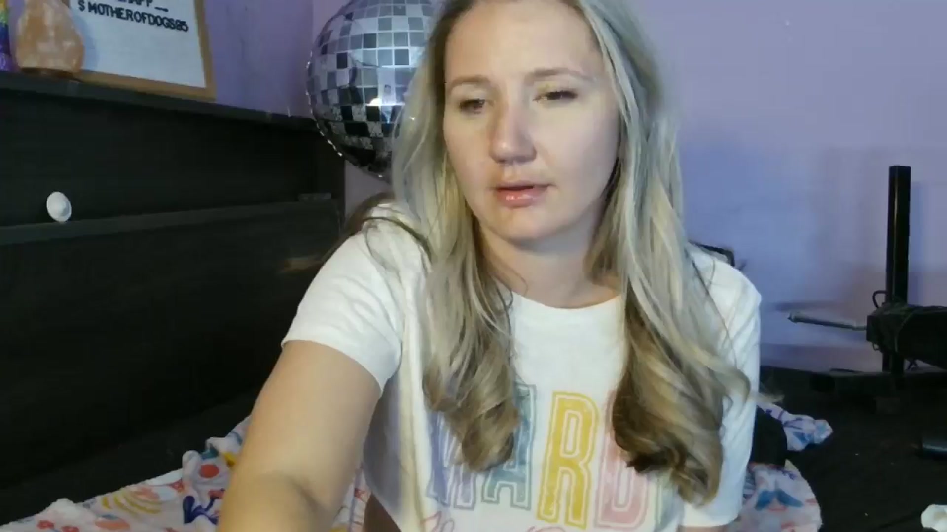 Gallery image thumbnail from EmmaHaze's myfreecams stream on, 03/05/2025, 07:25 image 6 of 20