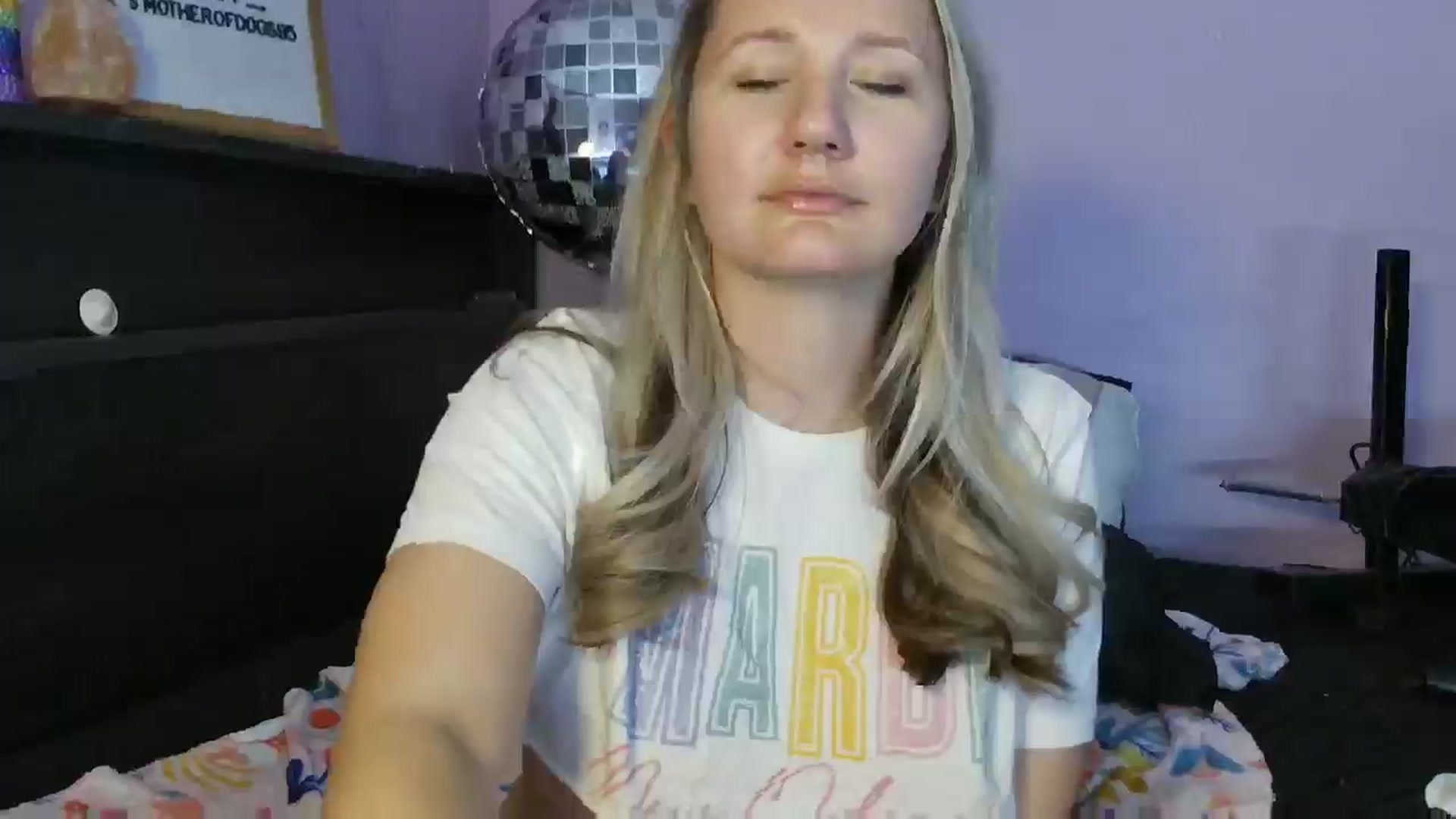 Gallery image thumbnail from EmmaHaze's myfreecams stream on, 03/05/2025, 07:25 image 12 of 20