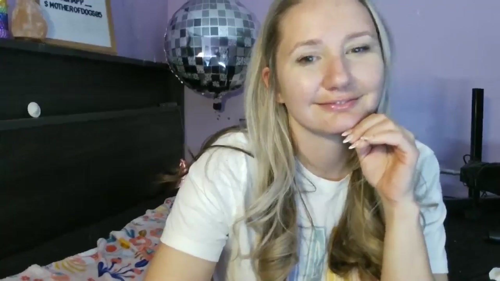 Gallery image thumbnail from EmmaHaze's myfreecams stream on, 03/05/2025, 07:25 image 8 of 20