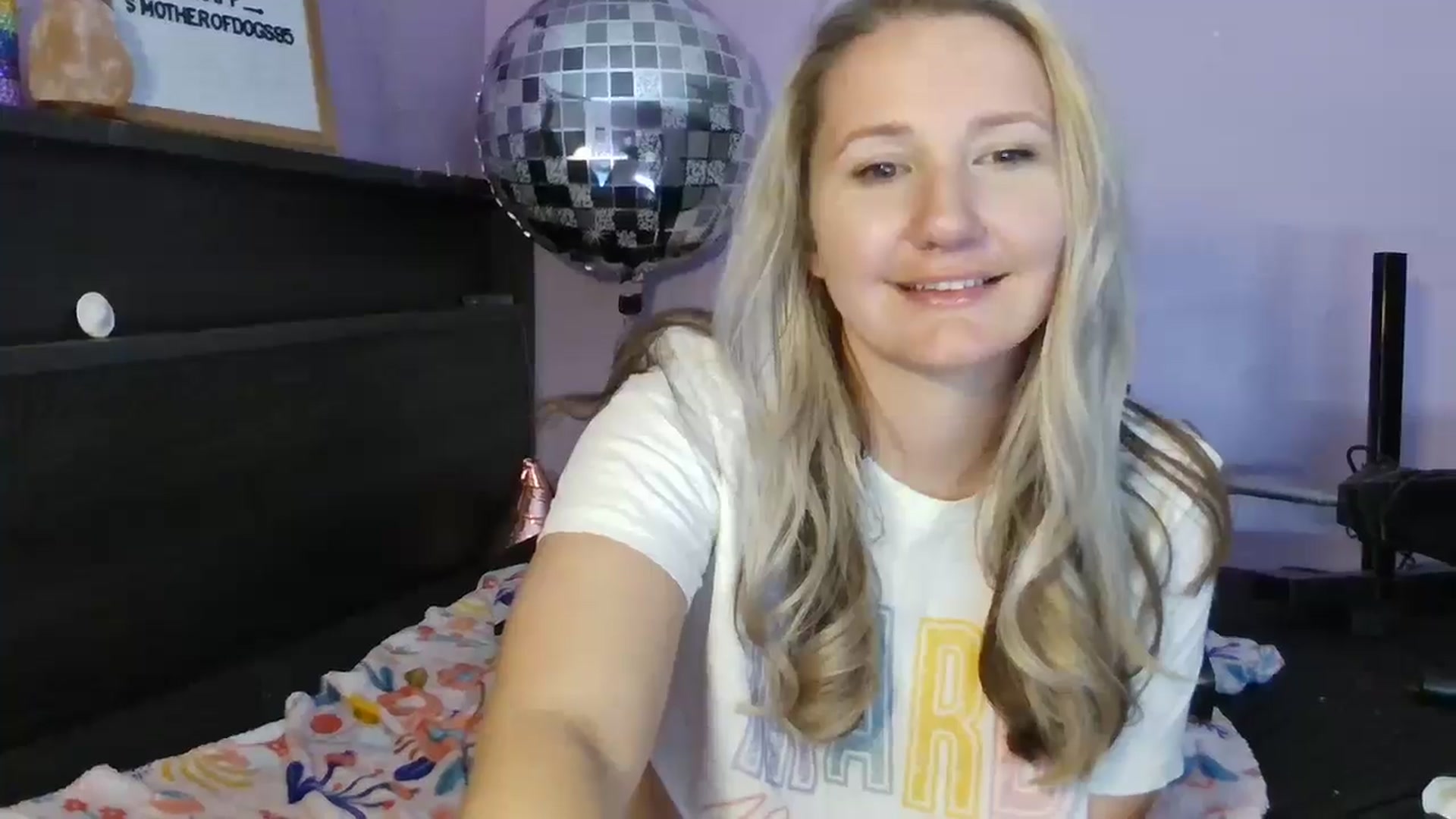 Gallery image thumbnail from EmmaHaze's myfreecams stream on, 03/05/2025, 07:25 image 4 of 20