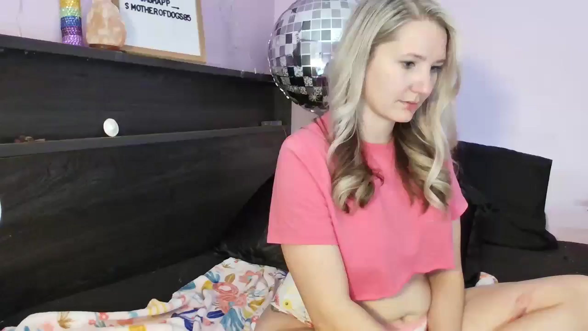Gallery image thumbnail from EmmaHaze's myfreecams stream on, 03/06/2025, 06:43 image 16 of 20