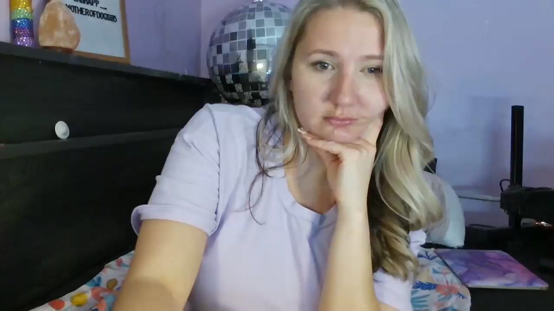 Gallery image thumbnail from EmmaHaze's myfreecams stream on, 03/07/2025, 06:53 image 19 of 20