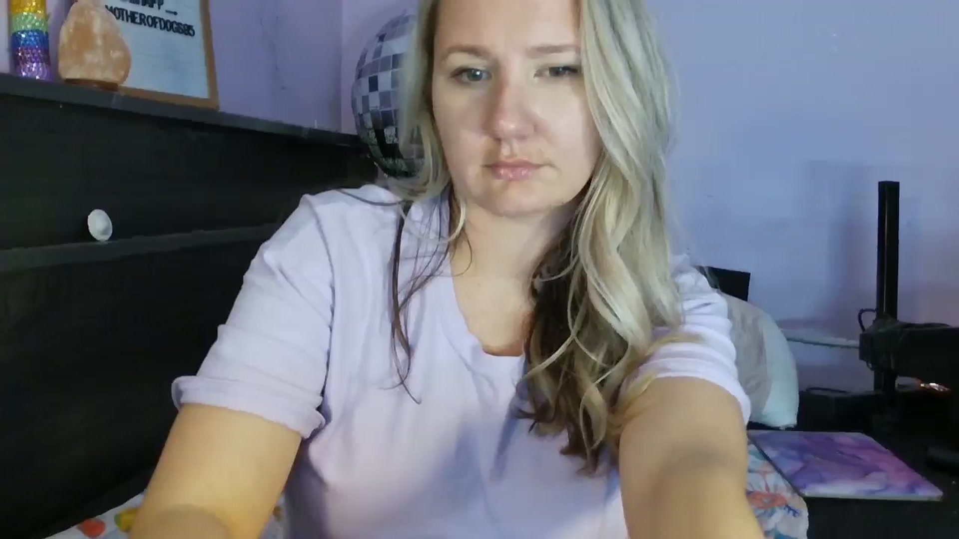 Gallery image thumbnail from EmmaHaze's myfreecams stream on, 03/07/2025, 06:53 image 18 of 20