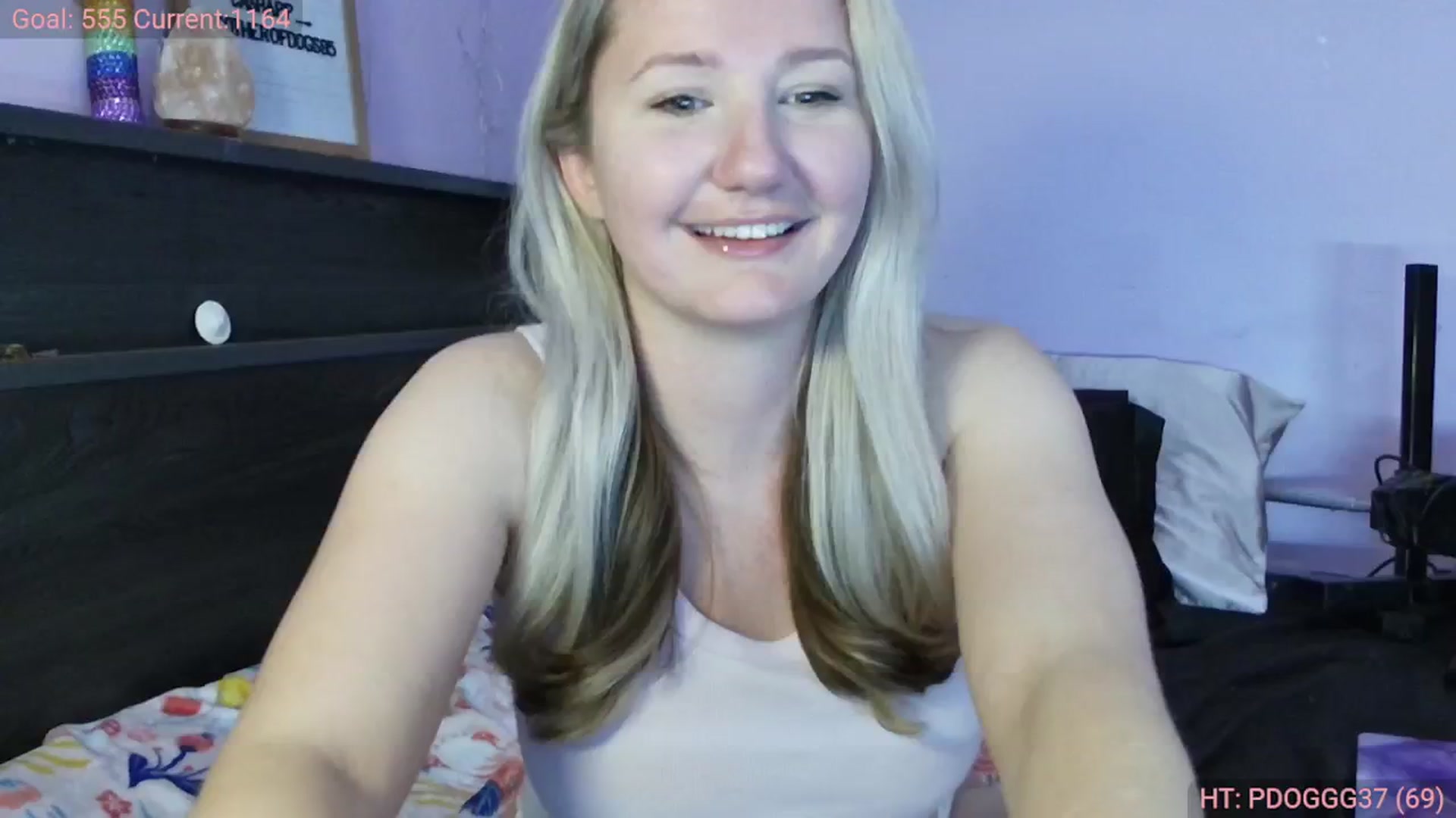 Gallery image thumbnail from EmmaHaze's myfreecams stream on, 03/10/2025, 04:15 image 6 of 20