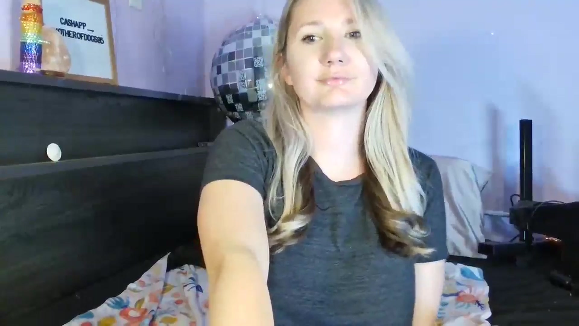 Gallery image thumbnail from EmmaHaze's myfreecams stream on, 03/12/2025, 03:35 image 16 of 20
