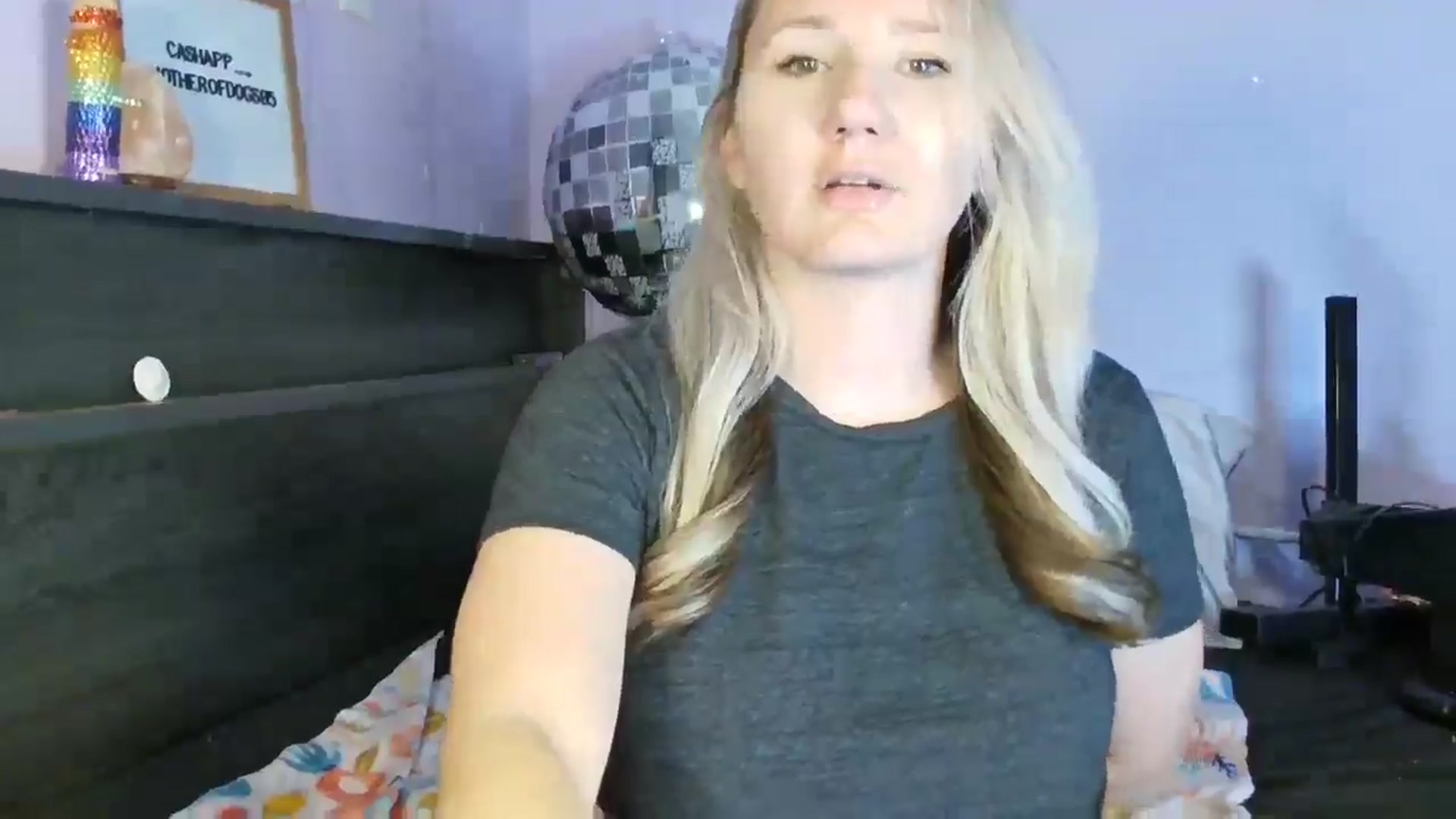 Gallery image thumbnail from EmmaHaze's myfreecams stream on, 03/12/2025, 03:35 image 9 of 20